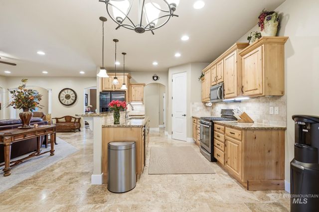 275 W Fortini St, Meridian, ID 83642