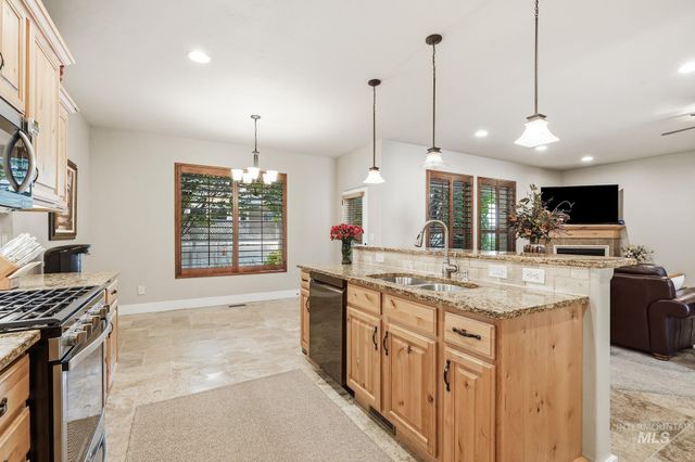 275 W Fortini St, Meridian, ID 83642