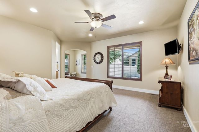275 W Fortini St, Meridian, ID 83642