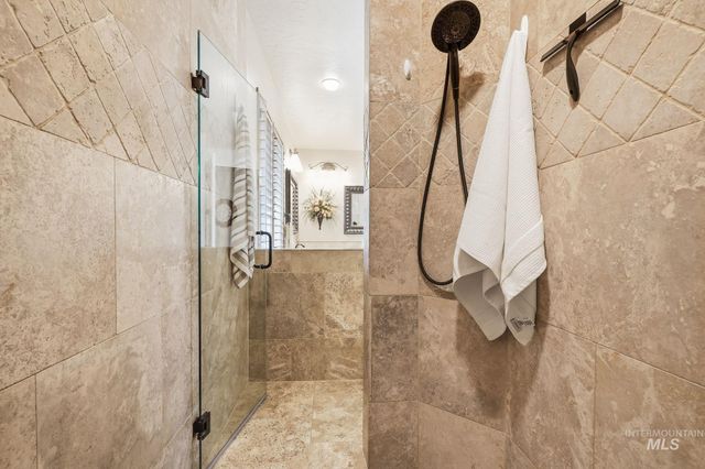 275 W Fortini St, Meridian, ID 83642