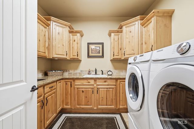 275 W Fortini St, Meridian, ID 83642