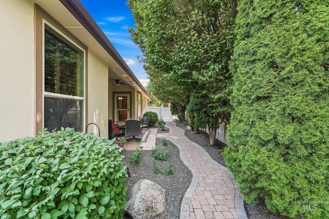 275 W Fortini St, Meridian, ID 83642