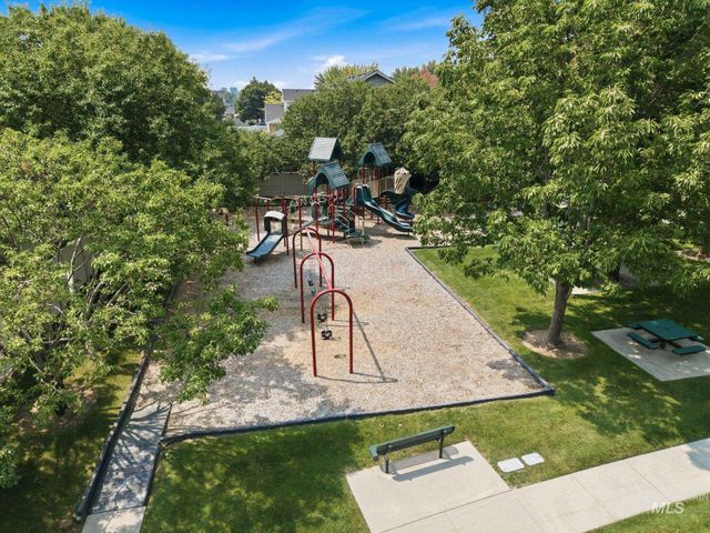275 W Fortini St, Meridian, ID 83642