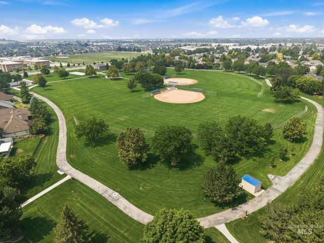 275 W Fortini St, Meridian, ID 83642