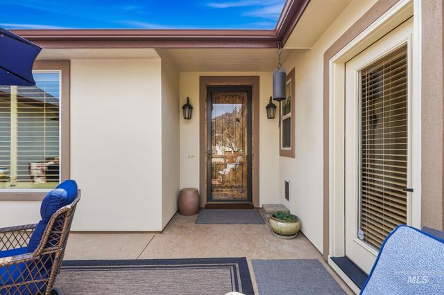 275 W Fortini St, Meridian, ID 83642