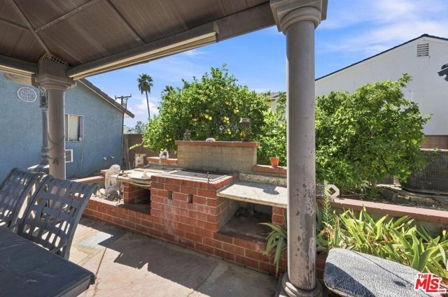 2402 Teasley Street, La Crescenta, CA 91214