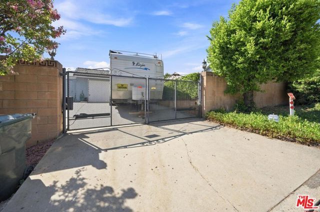 2402 Teasley Street, La Crescenta, CA 91214