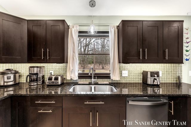 17908 Shore Acres Road, Grand Haven, MI 49417