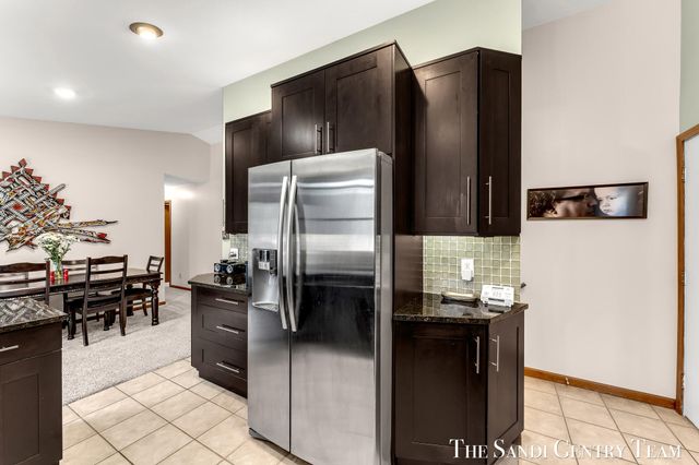 17908 Shore Acres Road, Grand Haven, MI 49417