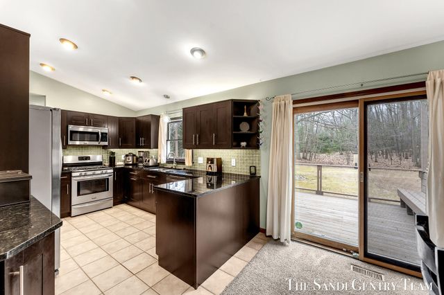 17908 Shore Acres Road, Grand Haven, MI 49417