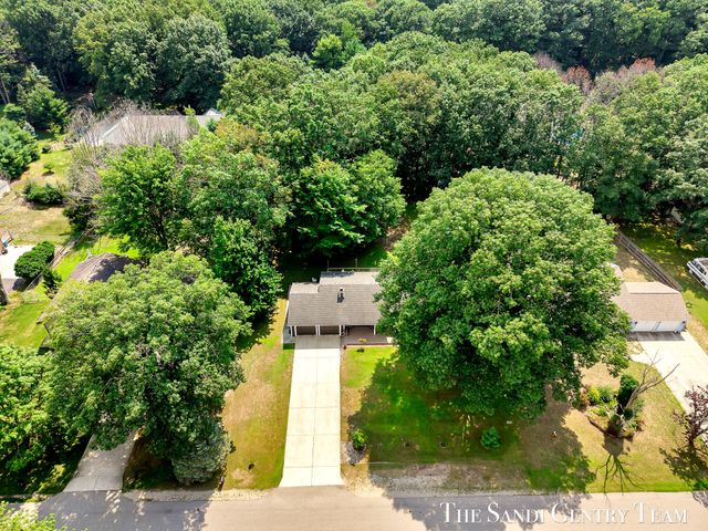 17908 Shore Acres Road, Grand Haven, MI 49417