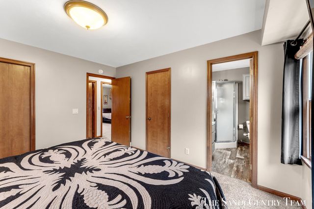 17908 Shore Acres Road, Grand Haven, MI 49417