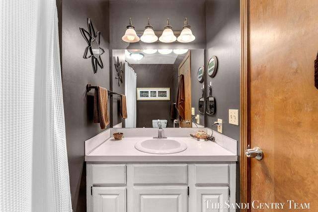 17908 Shore Acres Road, Grand Haven, MI 49417