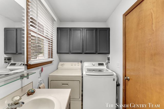17908 Shore Acres Road, Grand Haven, MI 49417