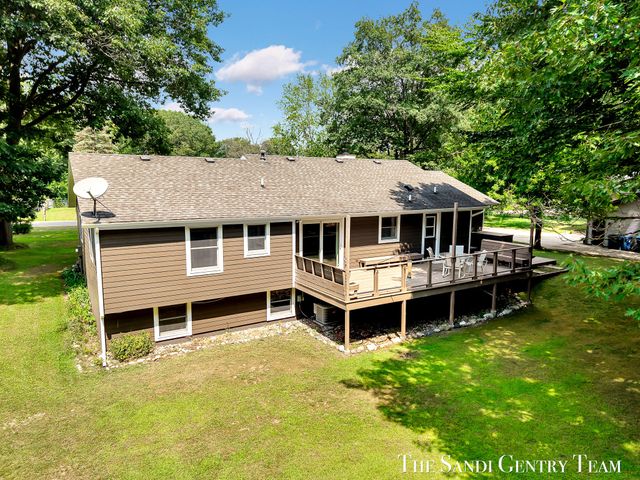 17908 Shore Acres Road, Grand Haven, MI 49417