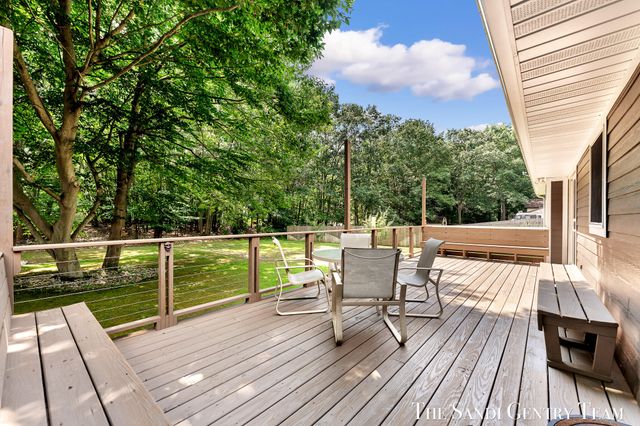 17908 Shore Acres Road, Grand Haven, MI 49417