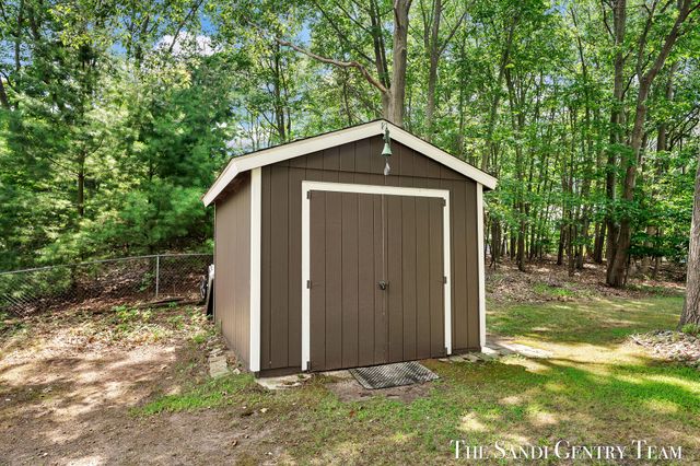 17908 Shore Acres Road, Grand Haven, MI 49417