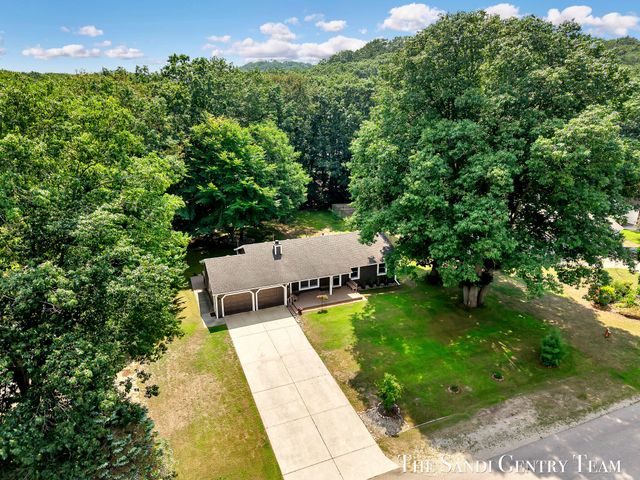 17908 Shore Acres Road, Grand Haven, MI 49417
