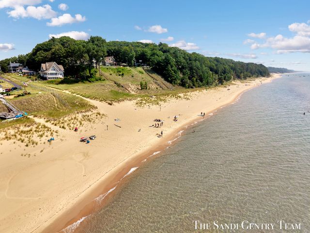 17908 Shore Acres Road, Grand Haven, MI 49417