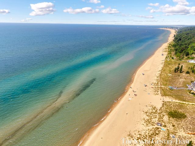 17908 Shore Acres Road, Grand Haven, MI 49417
