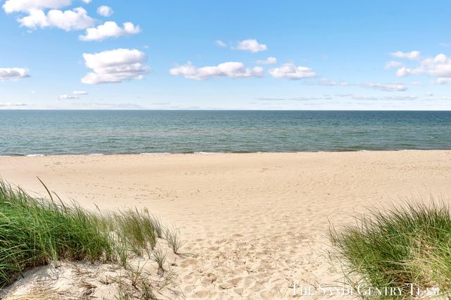 17908 Shore Acres Road, Grand Haven, MI 49417