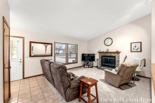 17908 Shore Acres Road, Grand Haven, MI 49417