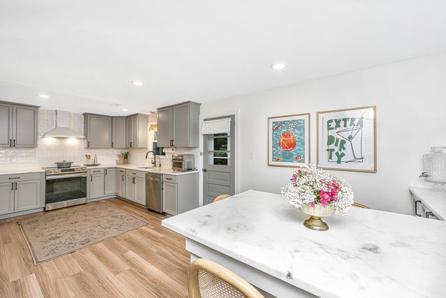 316 6th Avenue, Mount Pleasant, SC 29464