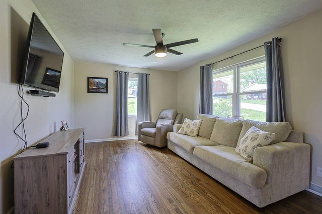 941 Hillview Road, Alexandria, KY 41001