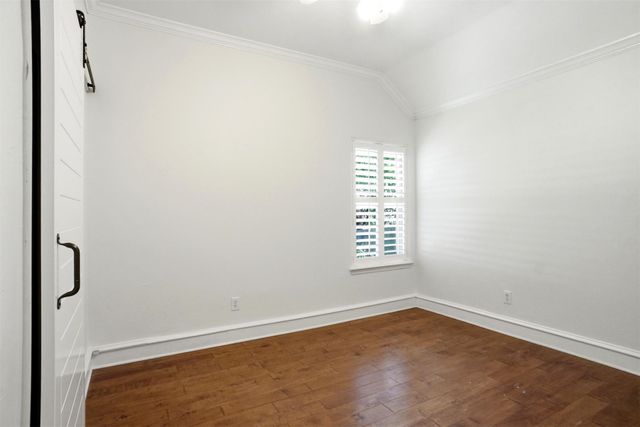 2705 Cliffwood Drive, Grapevine, TX 76051