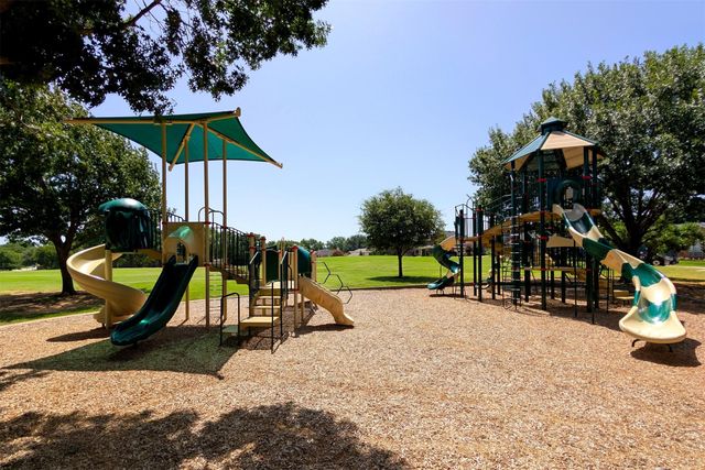 2705 Cliffwood Drive, Grapevine, TX 76051