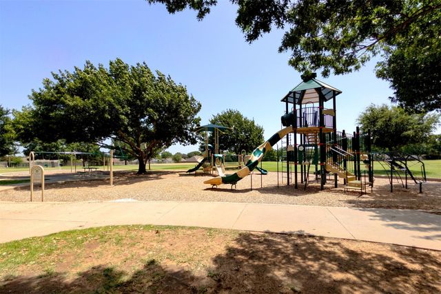 2705 Cliffwood Drive, Grapevine, TX 76051