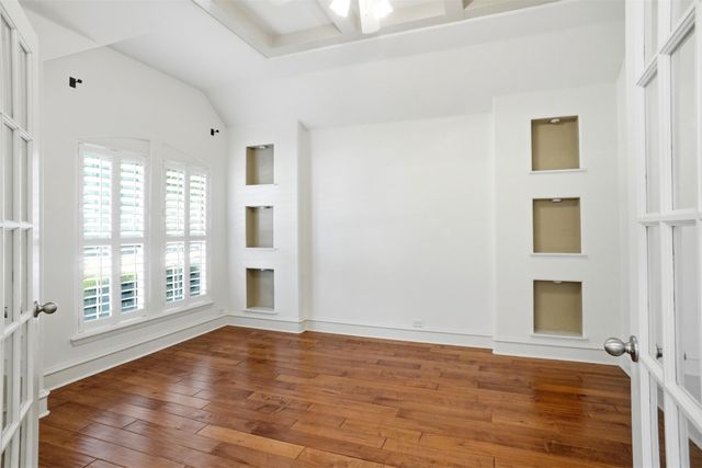 2705 Cliffwood Drive, Grapevine, TX 76051
