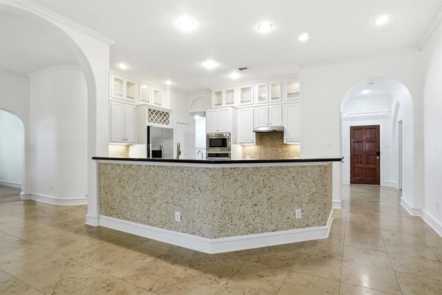 2705 Cliffwood Drive, Grapevine, TX 76051