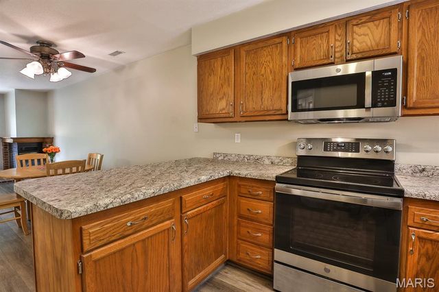 12966 Bryce Canyon Drive B, Maryland Heights, MO 63043