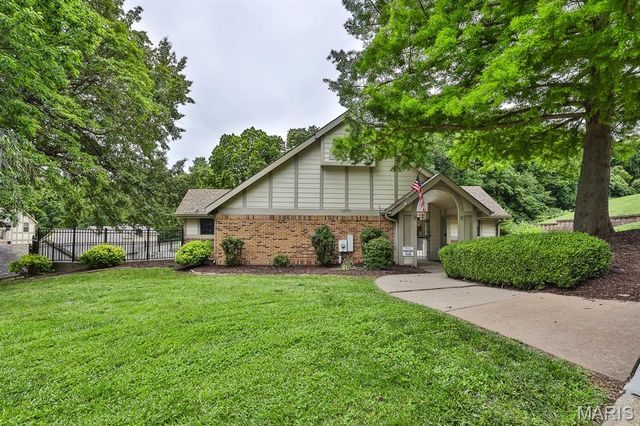 12966 Bryce Canyon Drive B, Maryland Heights, MO 63043