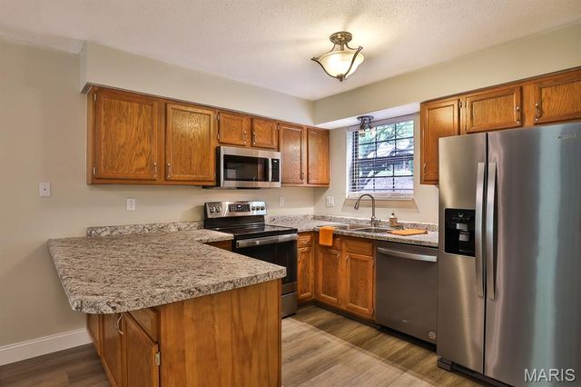 12966 Bryce Canyon Drive B, Maryland Heights, MO 63043