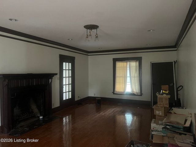 2209 Bashford Manor Ln, Louisville, KY 40218