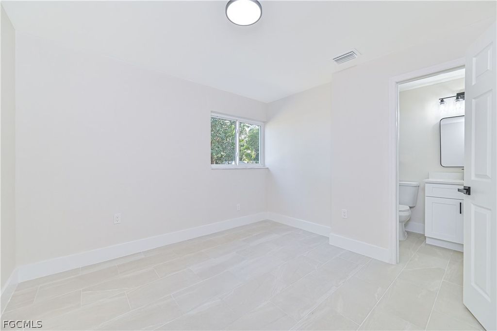 Image 14 of property listing at 115 SE 24th AVE A-B, Cape Coral, FL 33990