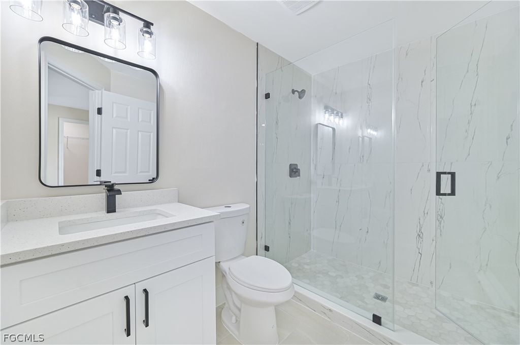 Image 34 of property listing at 115 SE 24th AVE A-B, Cape Coral, FL 33990