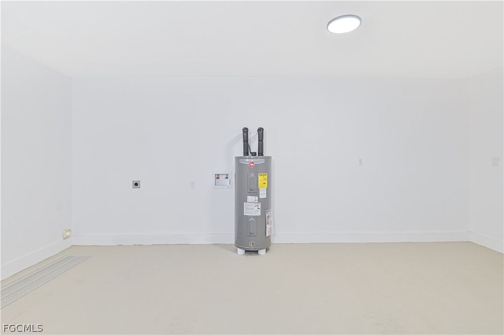 Image 38 of property listing at 115 SE 24th AVE A-B, Cape Coral, FL 33990