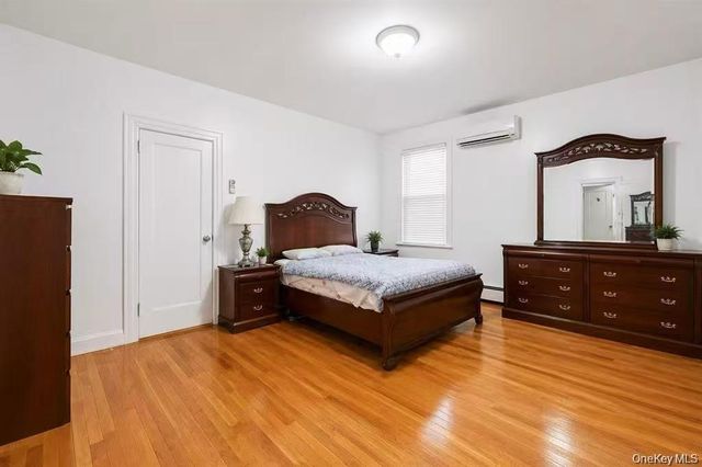 35 Hilldale Road, Albertson, NY 11507