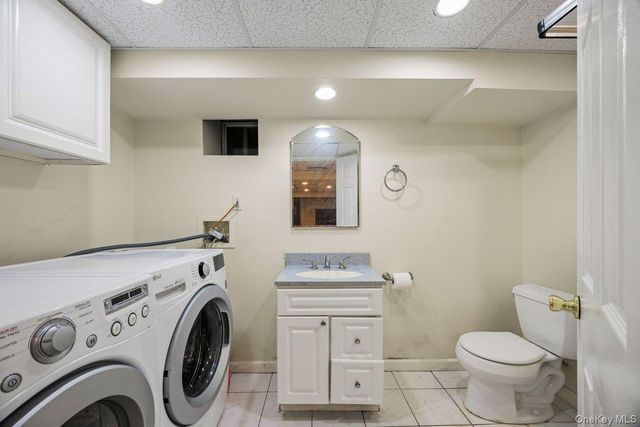 35 Hilldale Road, Albertson, NY 11507