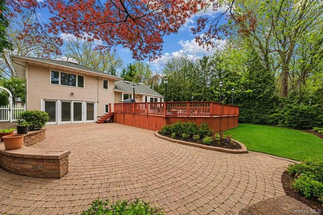 35 Hilldale Road, Albertson, NY 11507