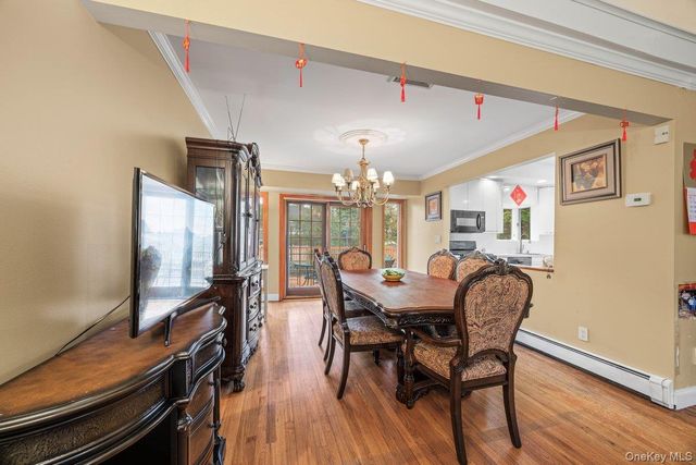 35 Hilldale Road, Albertson, NY 11507