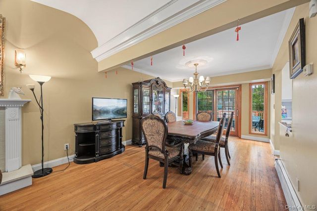 35 Hilldale Road, Albertson, NY 11507