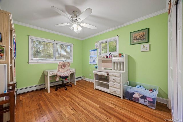 35 Hilldale Road, Albertson, NY 11507