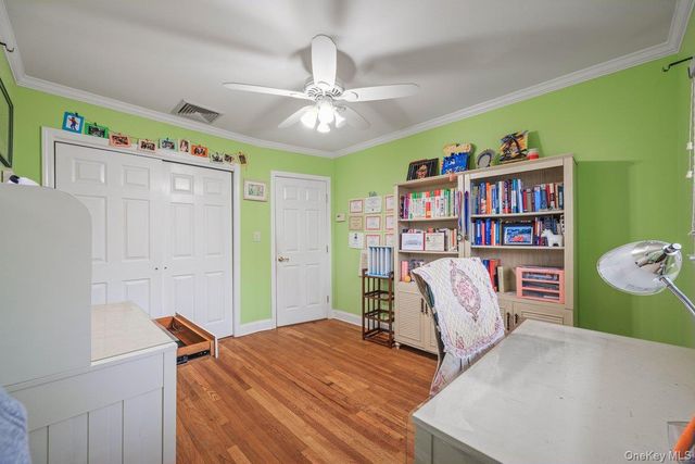 35 Hilldale Road, Albertson, NY 11507