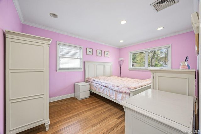 35 Hilldale Road, Albertson, NY 11507