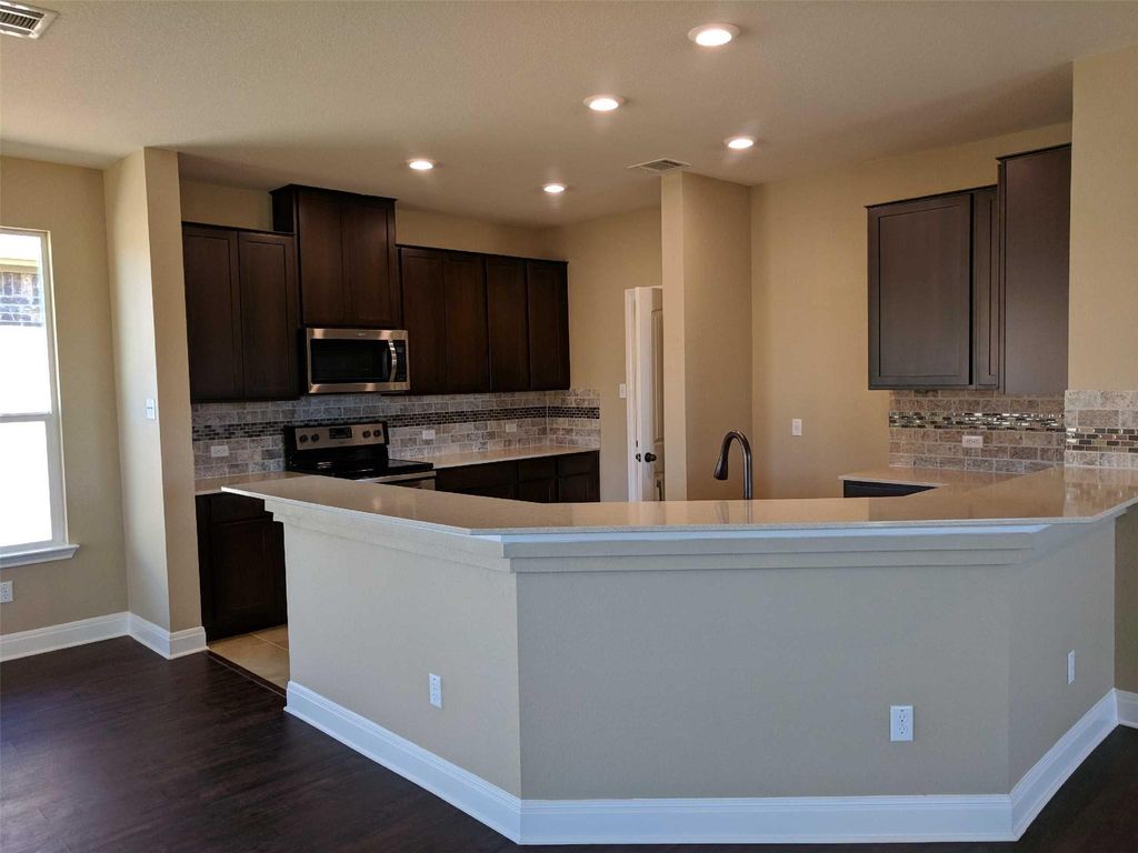 2471 Sunrise RD 8, Round Rock, TX 78664