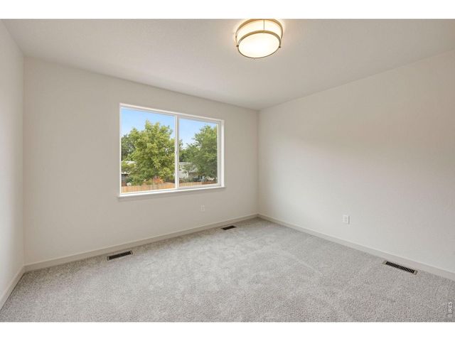 525 S 10th St, Berthoud, CO 80513